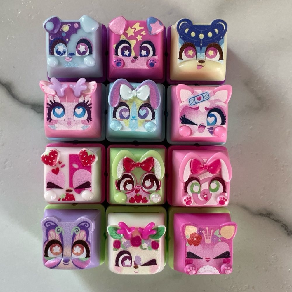 CLICKEEZ - Lot of 12 Different Keys